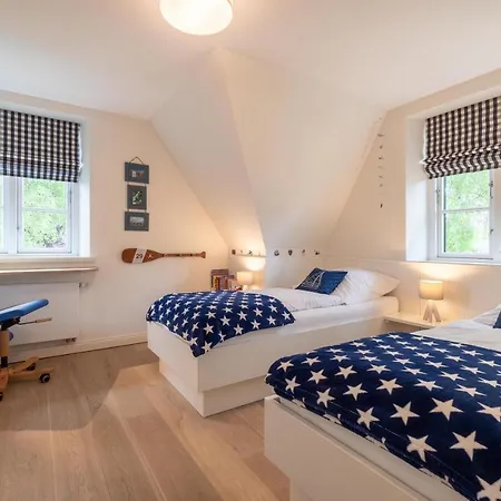 Haus Sterntaucher Holiday home *