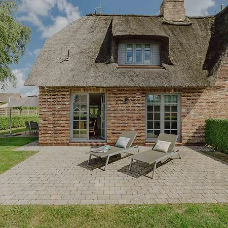 Haus Sterntaucher 度假居 *